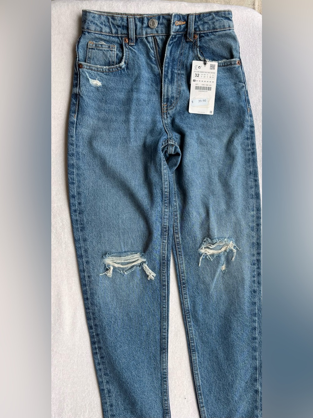 Zara Light Blue Distressed Relaxed Jeans Classic mom fit